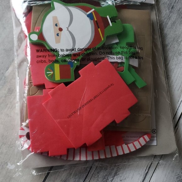 Play Decorate Your Own Santa's Sleigh Party & Activity Foam Kit Ages 4+ - Picture 2 of 2